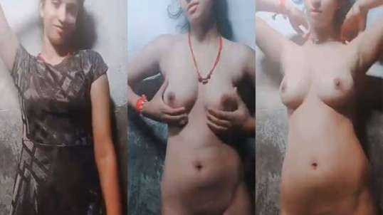 Sexy Indian Dehati Girl Displaying Her Nude Body