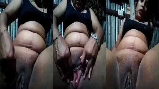 Bangladeshi Unsatisfied Housewife Dildoing Pussy On Cam