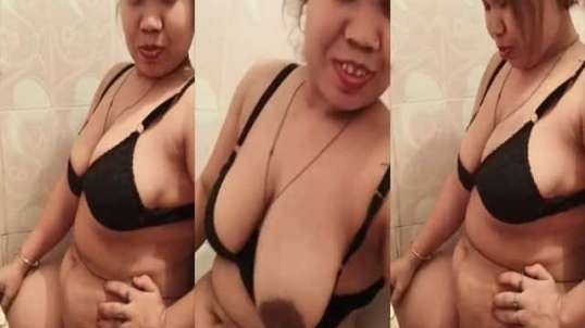 Bengali Bitch Nude MMS Video Taken In The Bathroom