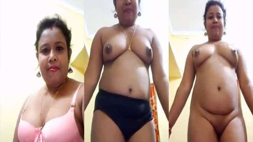 Mature Bengali Boudi Stripping Nude Before Cam