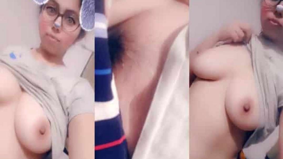 Sexy Beautiful Indian Girl Showing Hairy Pussy