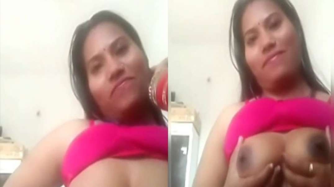 Hindustani Housewife Showing Boobs Selfie Video