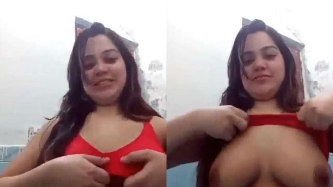 Beautiful Busty Paki Girl Exposing Her Big Boobs