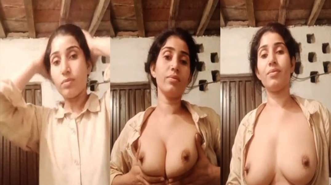 Paki Bhabhi Showing Boobs New Clip