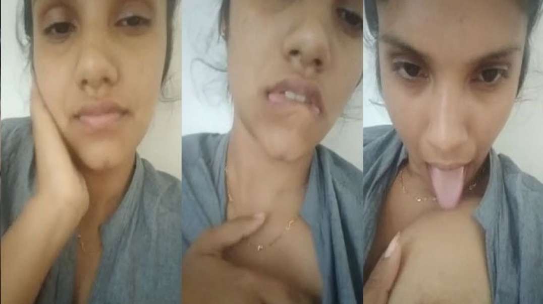 Cute Indian Booby Girl Big Boobs Show On The Selfie Cam