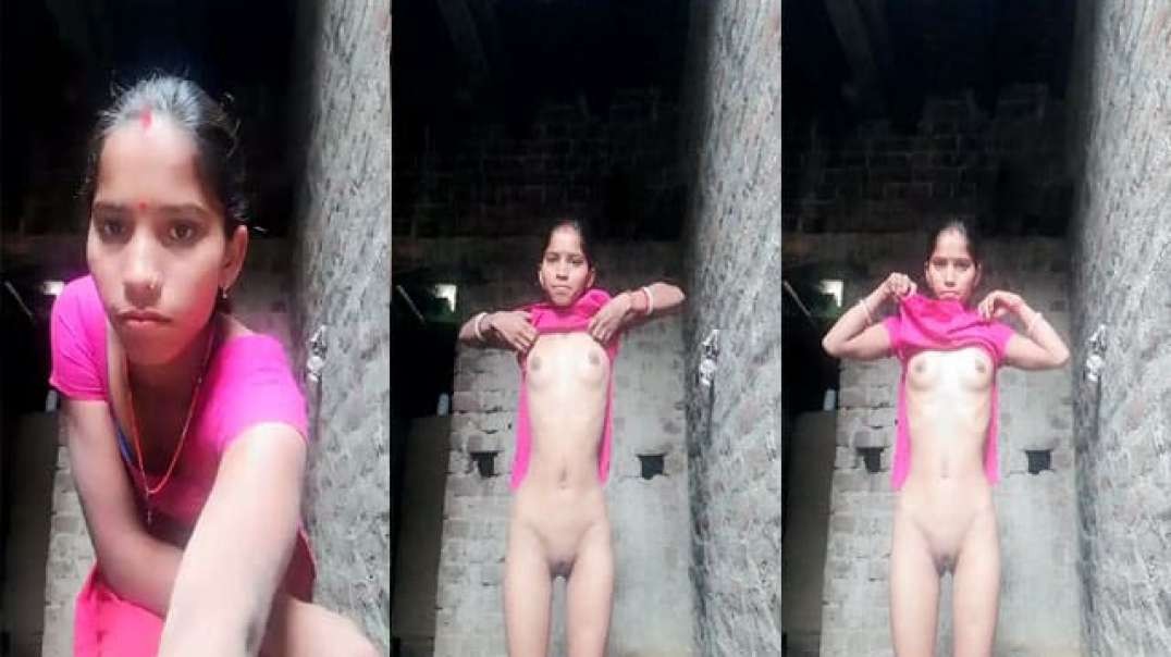 Slim Married Bhabhi Dehati Sexy Nude Show