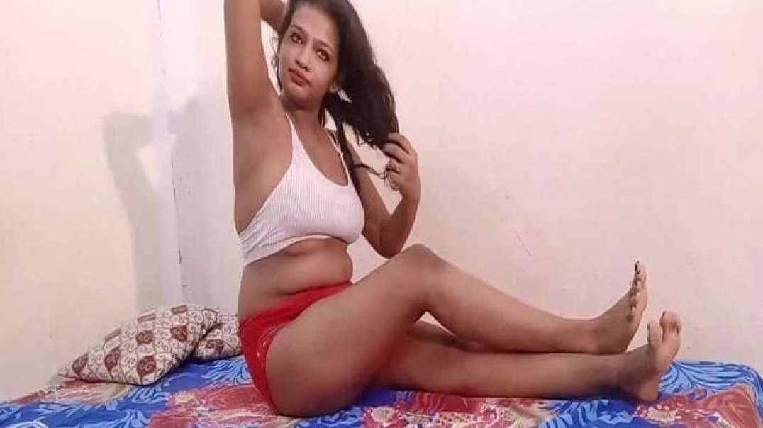 Sexy Sarika XXX Porn Looks Seductive