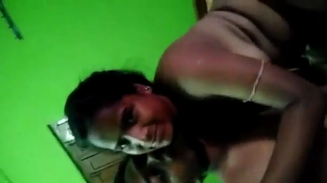 ⁣Pati ke na rahne pe devar bhabhi enjoy karte huye
