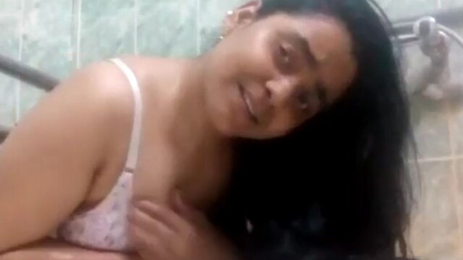 Bangladeshi Unsatisfied Bhabi Fingering Moaning Part1
