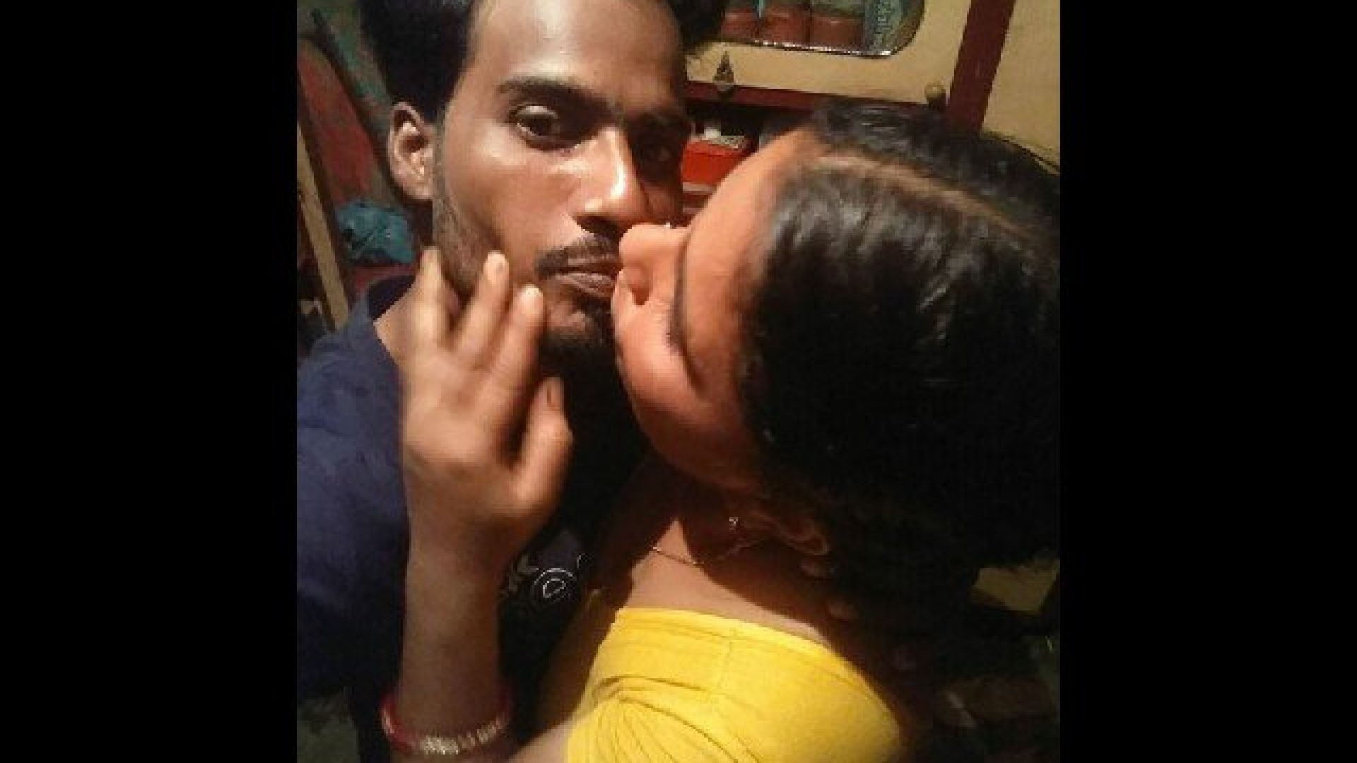 Blowjob cums in boobs _Deshicouplehot