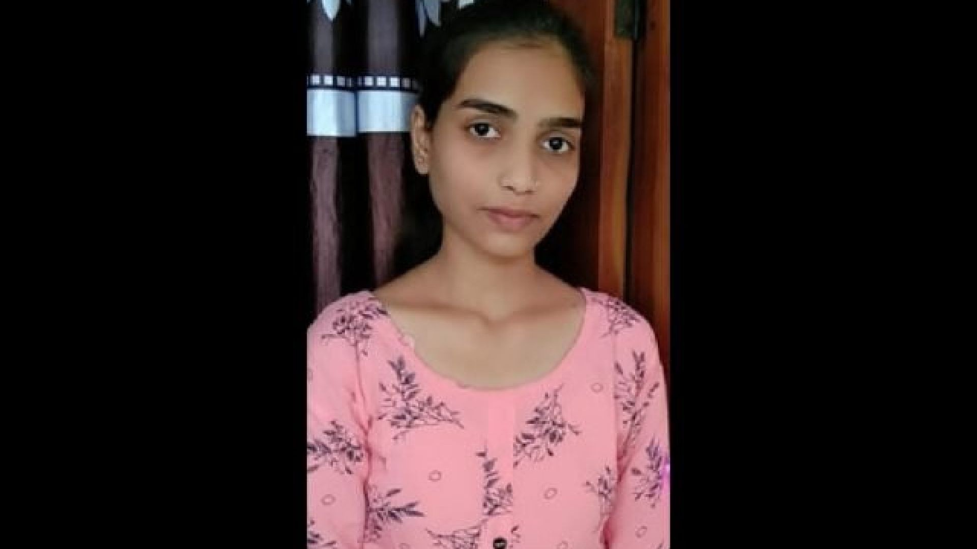 Sexy Indian Girl Showing Asshole