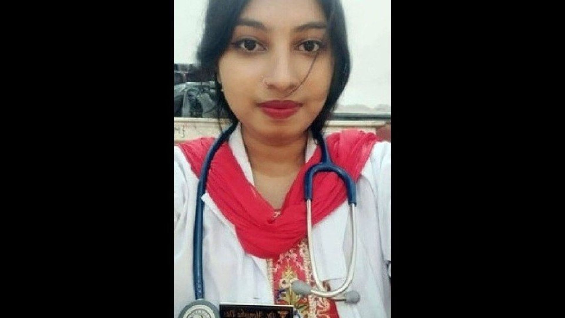 Beautiful Doctor Showing