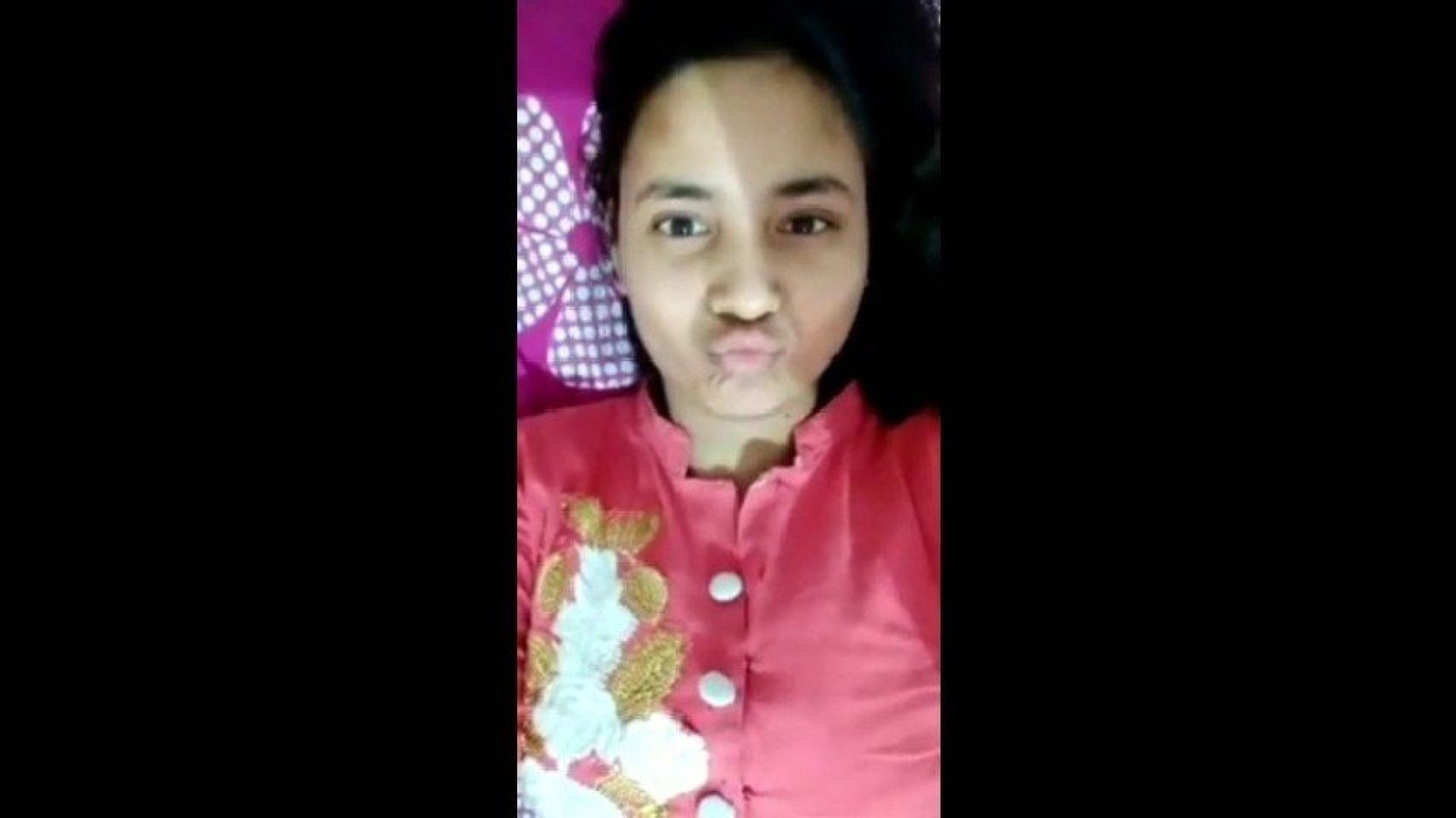 Desi Girl Showing her Boobs and Pussy