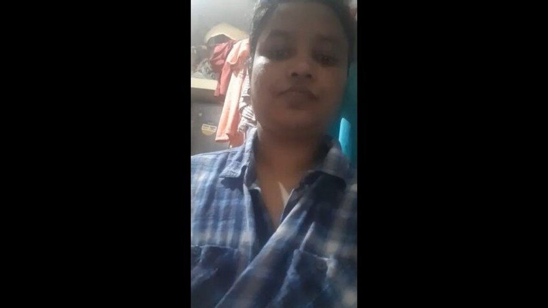 Tamil girl Shows Her Boobs and Pussy