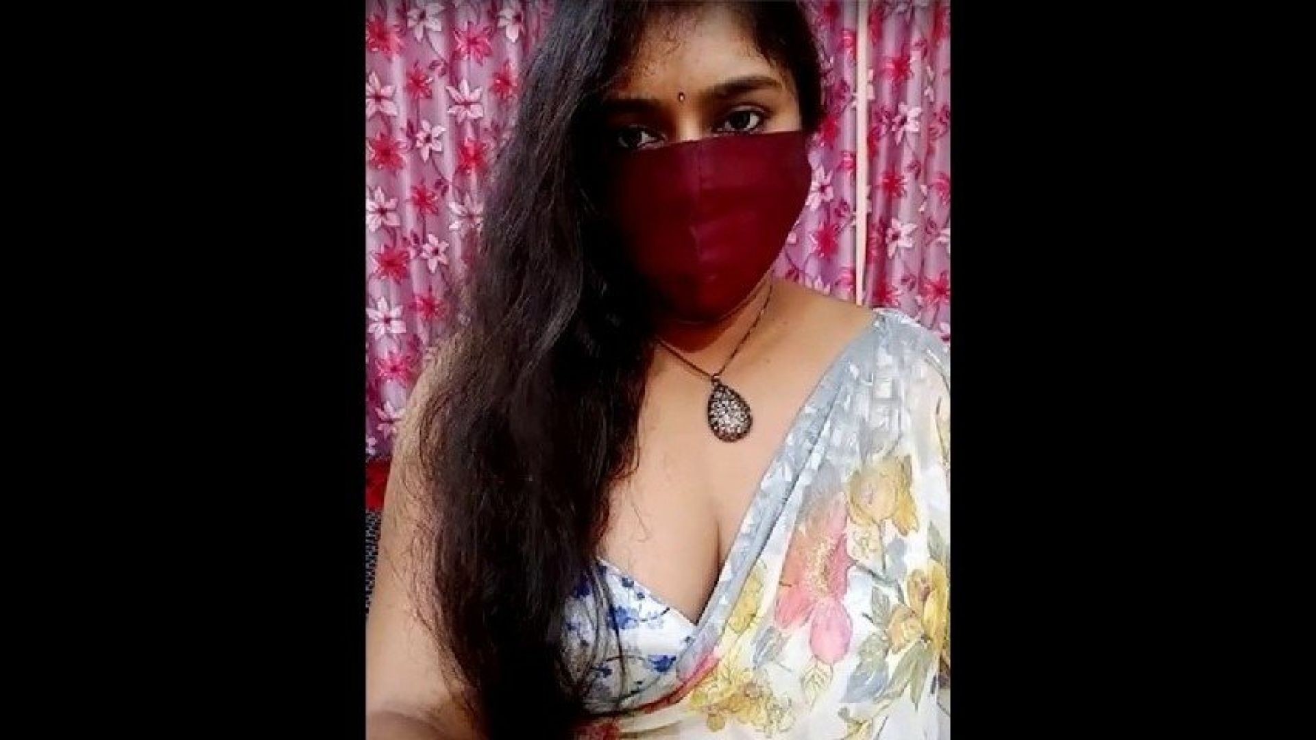 ⁣Ranilouley Boobs Oil Massage on Live Show