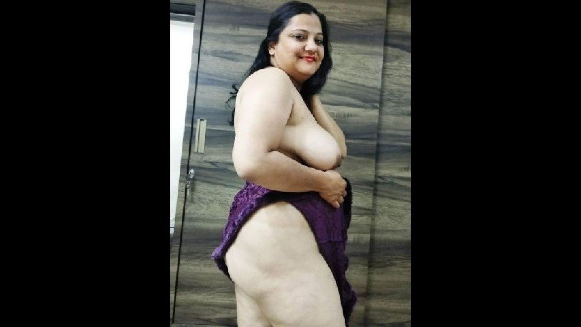 ⁣Extremely Hot Milf